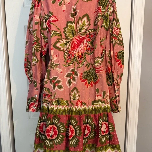 FARM Rio Aura Peasant Dress. Pink floral size medium. Size Medium